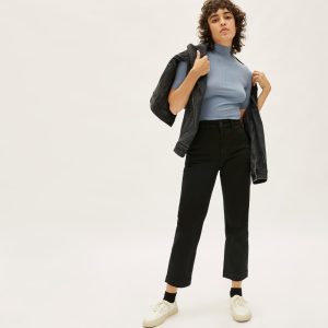 Alternative view of The Straight-Leg Crop | Black | Short