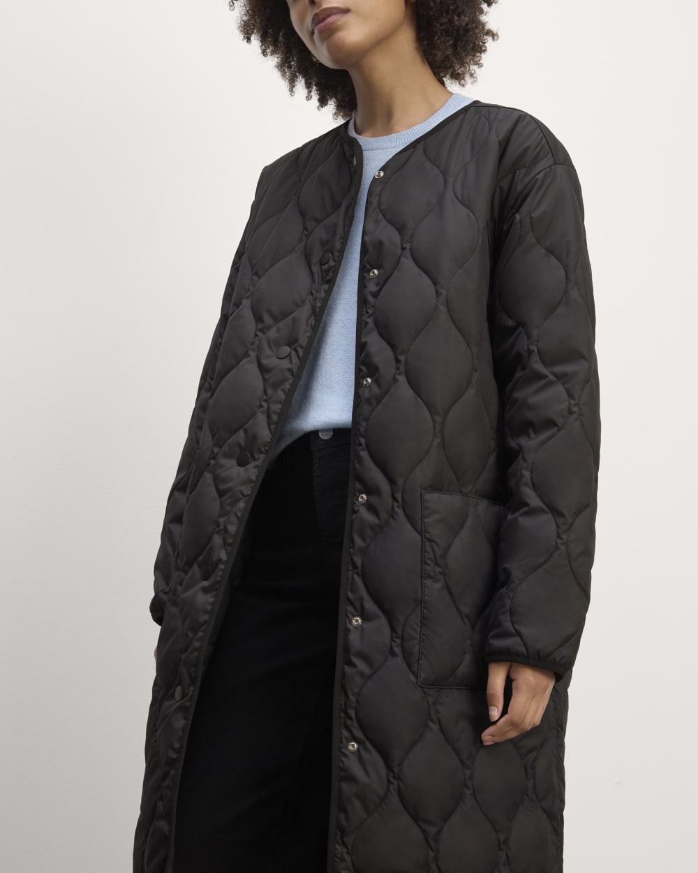 The Long Quilted Liner | Black - Image 4