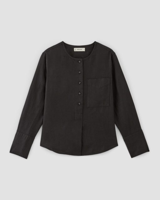 Alternative view of The Popover Shirt in Linen | Black