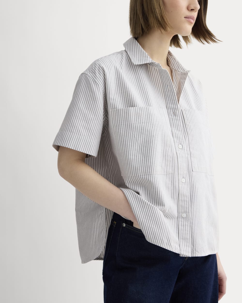 The Short-Sleeve Boxy Oxford | Charcoal / White - Image 4