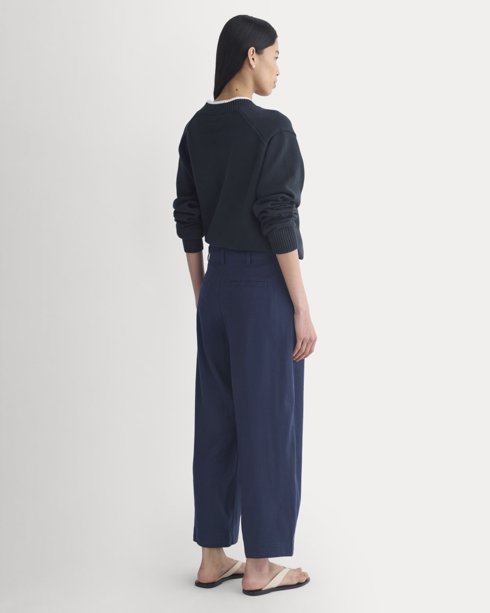 The Everywhere Pant in Stretch Linen | Navy - Image 5