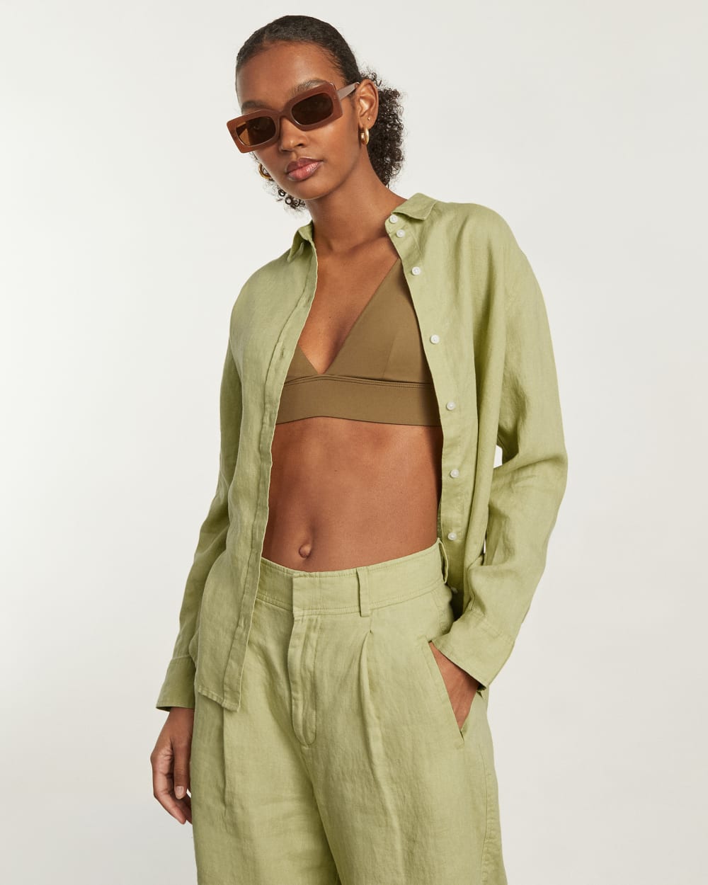 The Must-Have Shirt in Linen | Leek - Image 3