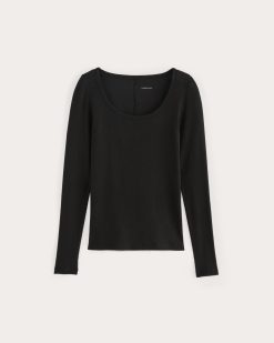Alternative view of The Luxe Rib Long-Sleeve Scoop-Neck Tee | Black