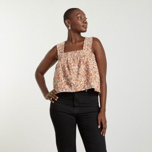 Alternative view of The Smocked Linen Cami | Honey Floral
