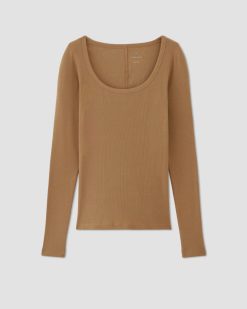 Alternative view of The Luxe Rib Long-Sleeve Scoop-Neck Tee | Toasted Coconut