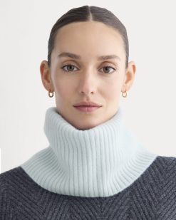 Alternative view of Cashmere Snood | Pale Blue