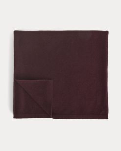 Alternative view of The Cashmere Scarf | Wine