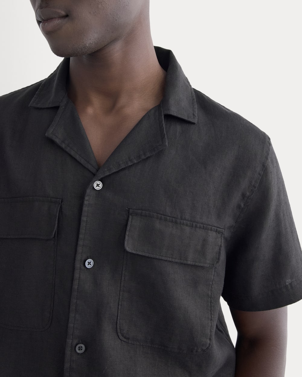 The Resort Shirt in Linen | Black - Image 4